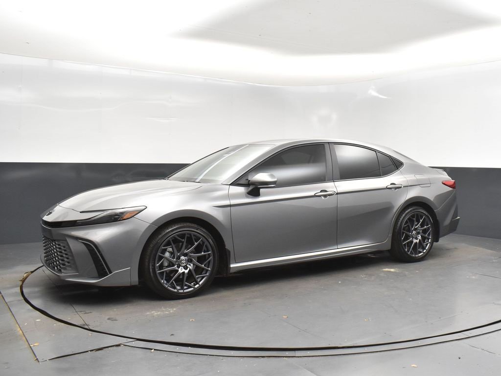 Used 2025 Toyota Camry XSE image 3