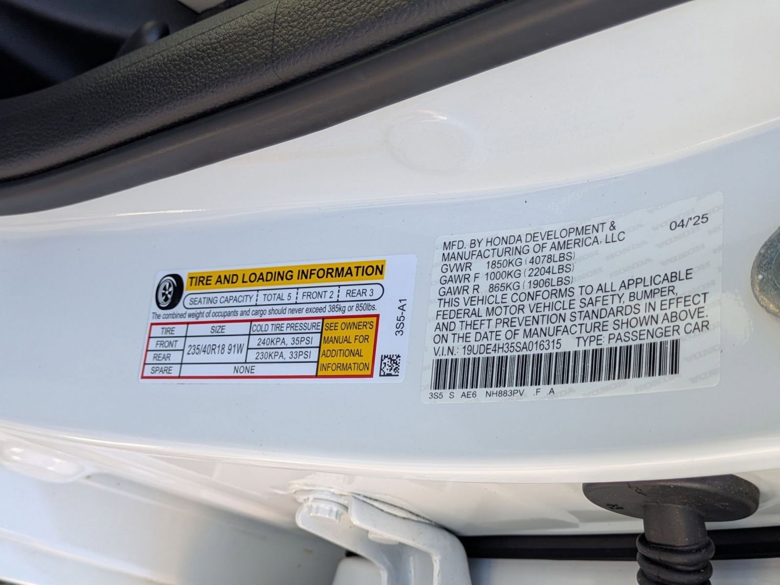 New 2025 Acura Integra A-Spec image 36