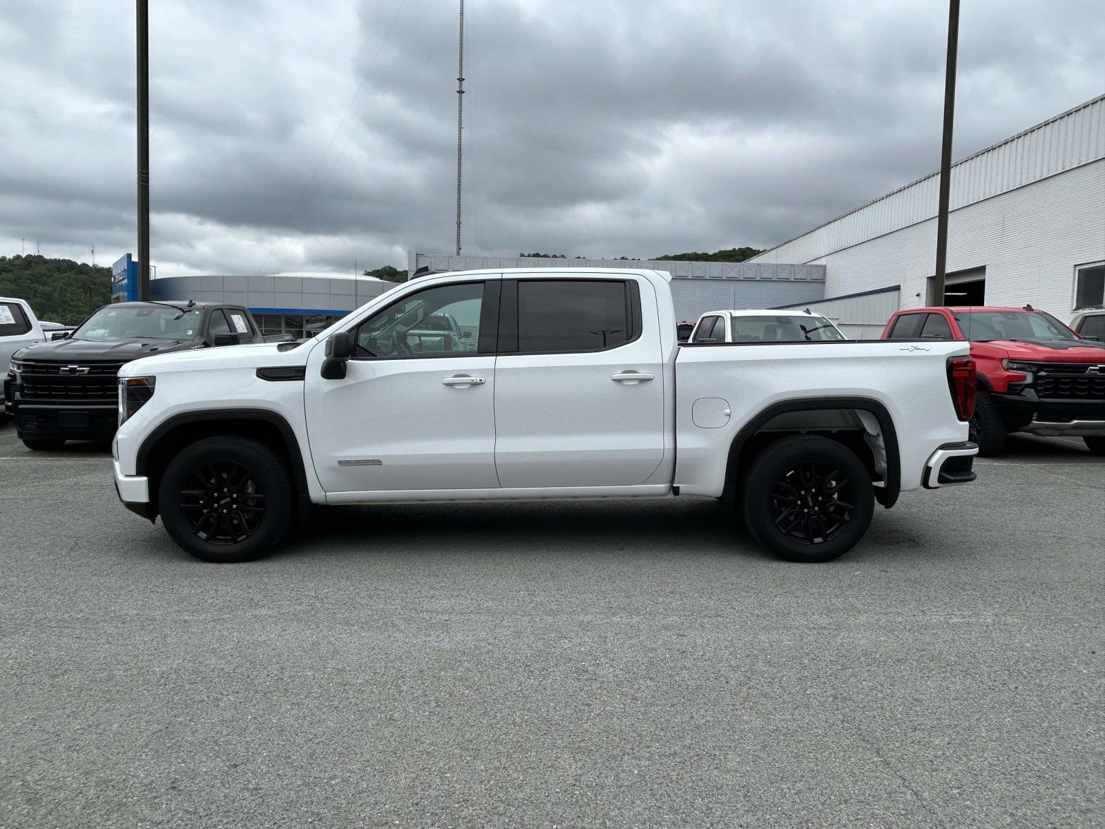 Used 2023 GMC Sierra 1500 Elevation AWD/4WD image 6