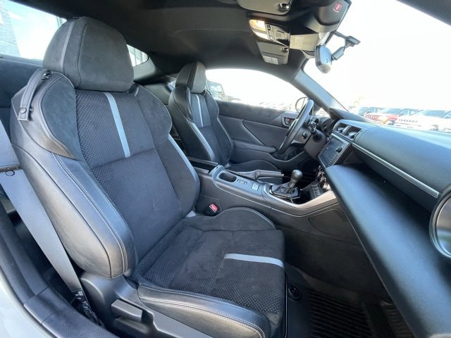 Used 2025 Toyota GR86 Premium w/ Performance Package image 25