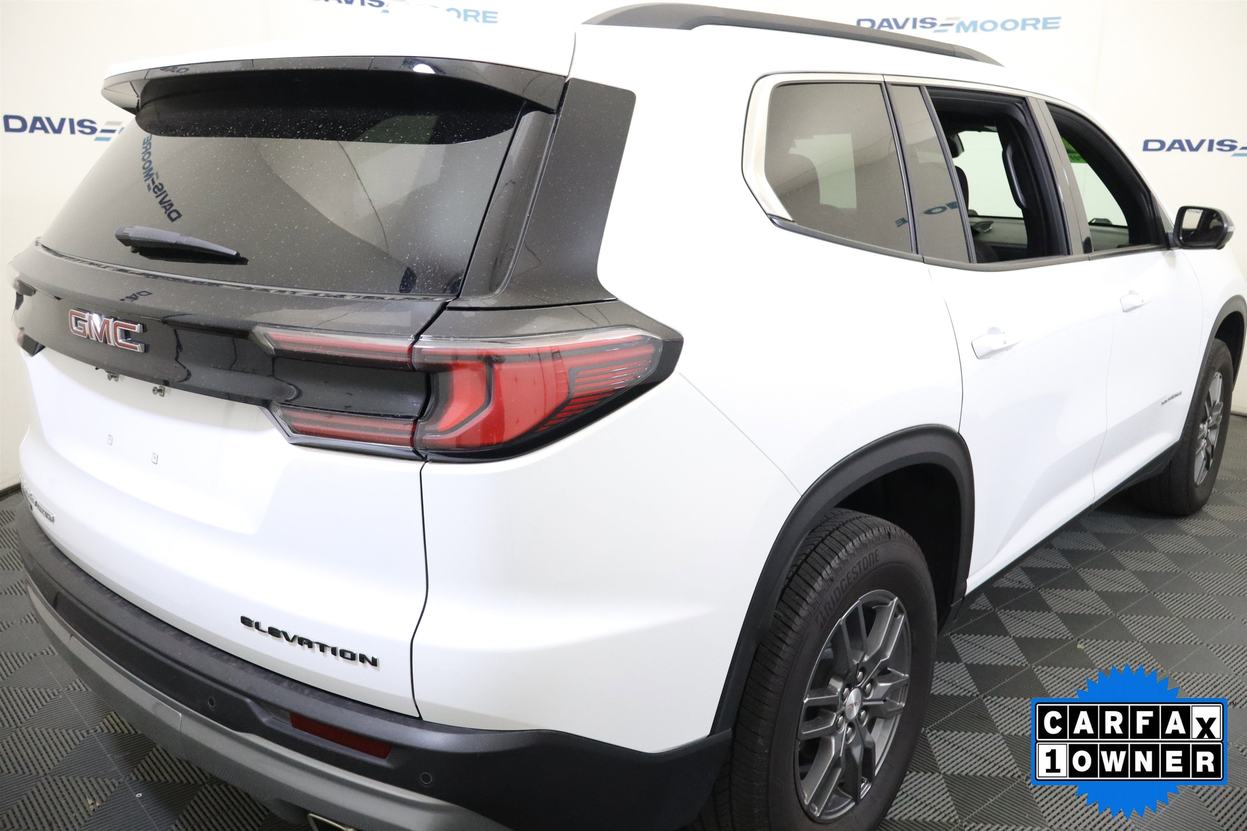 Used 2025 GMC Acadia Elevation AWD/4WD image 6