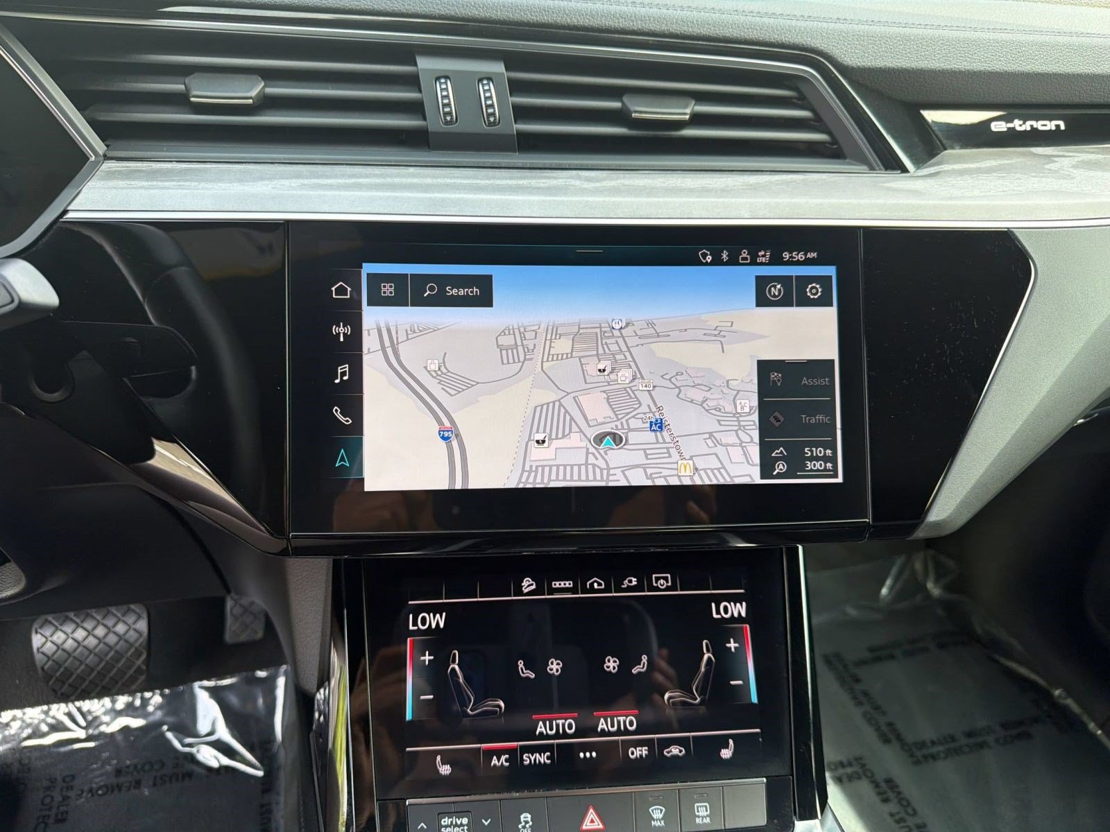 Used 2024 Audi Q8 e-tron Premium AWD/4WD image 18