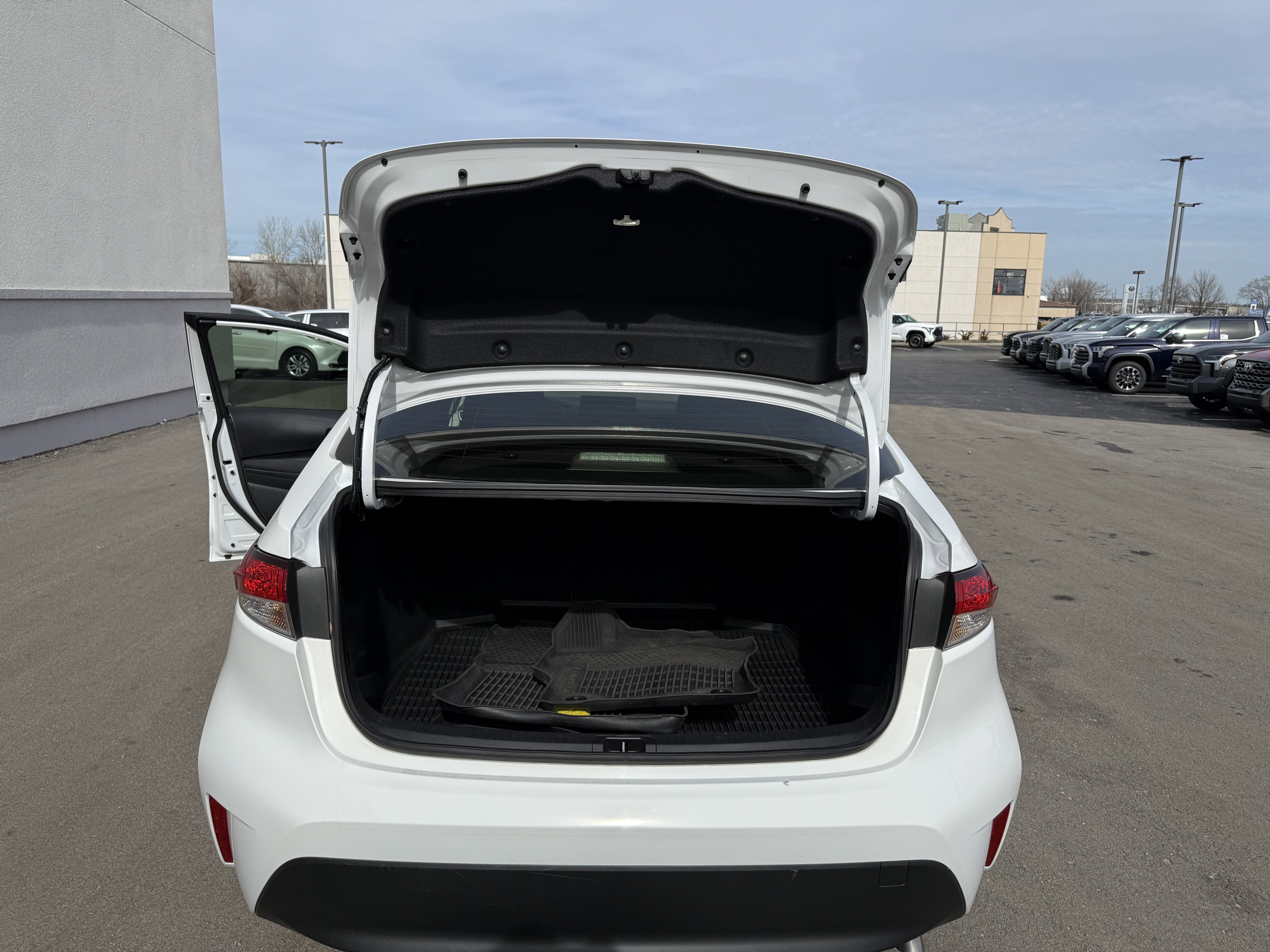 Certified 2025 Toyota Corolla LE image 17