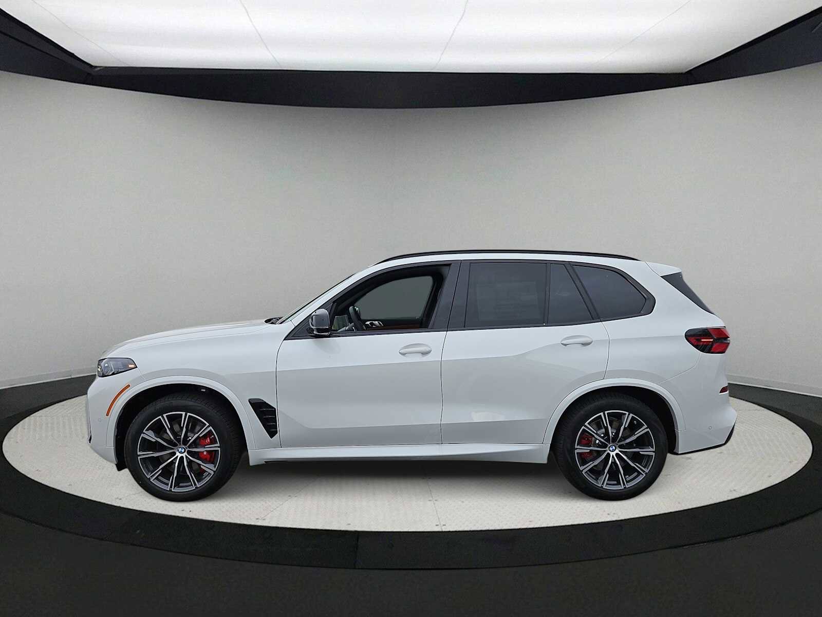 New 2026 BMW X5 M60i w/ Climate Comfort Package image 5