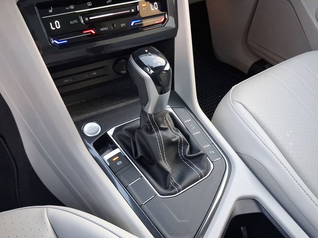 Used 2023 Volkswagen Tiguan SE R-Line image 23