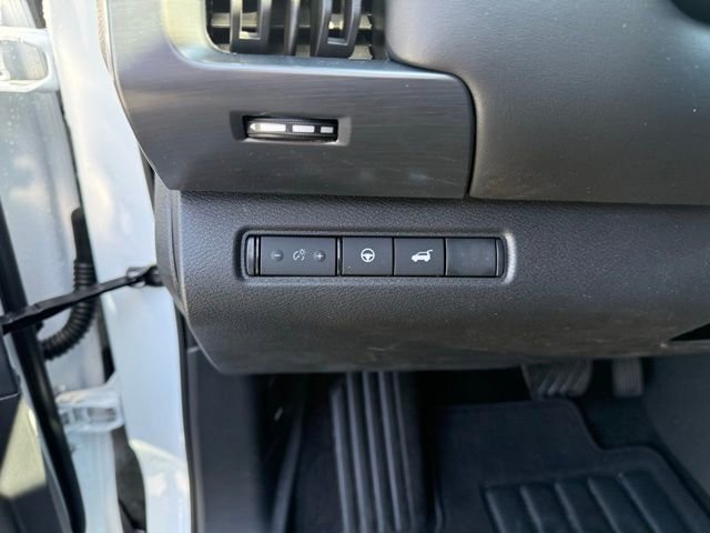 Used 2025 Nissan Pathfinder SL image 12