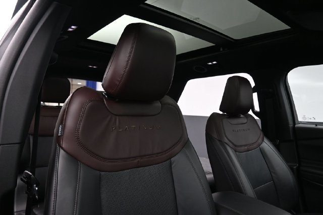 Used 2023 Ford Explorer Platinum w/ Technology Package AWD/4WD image 31