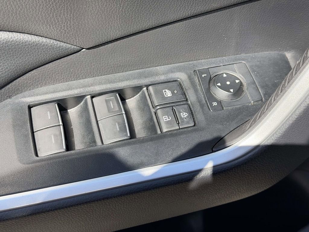 Used 2024 Toyota RAV4 XLE AWD/4WD image 18