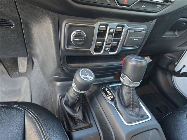 Used 2023 Jeep Wrangler Unlimited Sahara AWD/4WD image 11