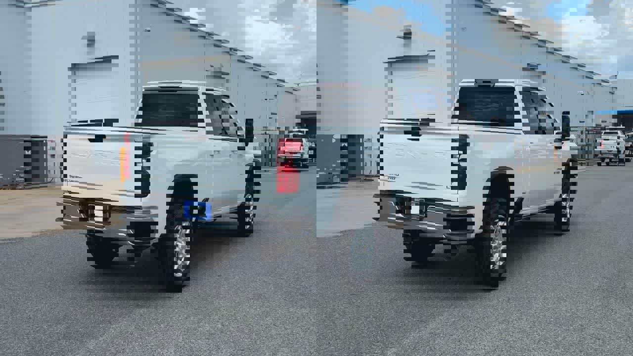 Used 2025 Chevrolet Silverado 2500 LT image 8