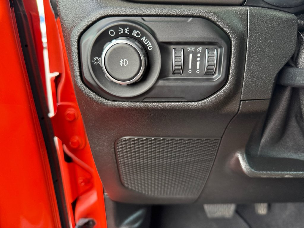 Used 2018 Jeep Wrangler Unlimited Rubicon AWD/4WD image 26