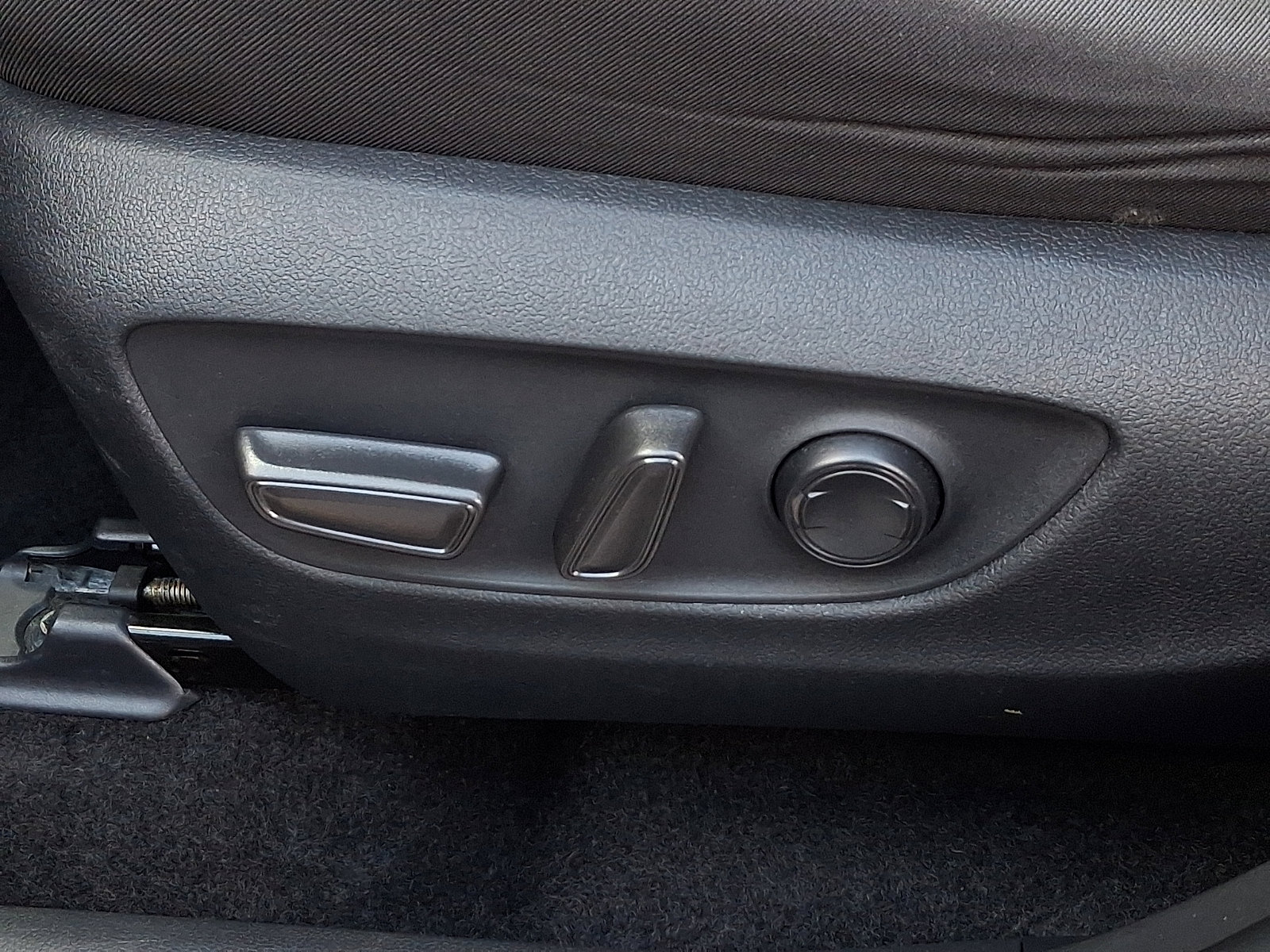 Used 2024 Toyota RAV4 XLE w/ Convenience Package image 29