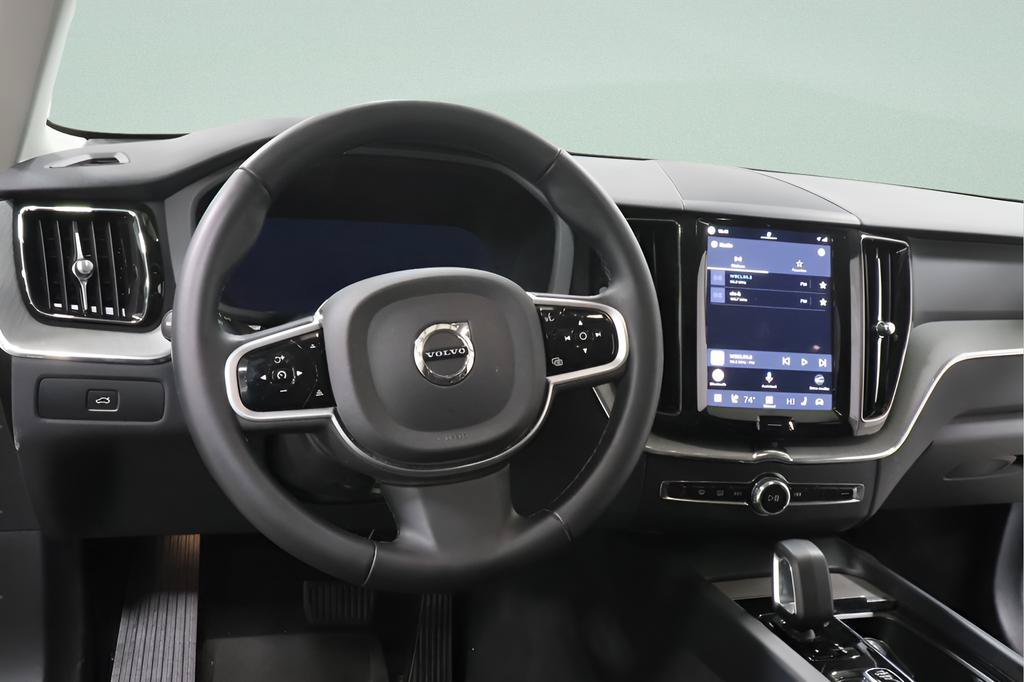 Used 2025 Volvo XC60 B5 Plus w/ Protection Package Premier AWD/4WD image 9