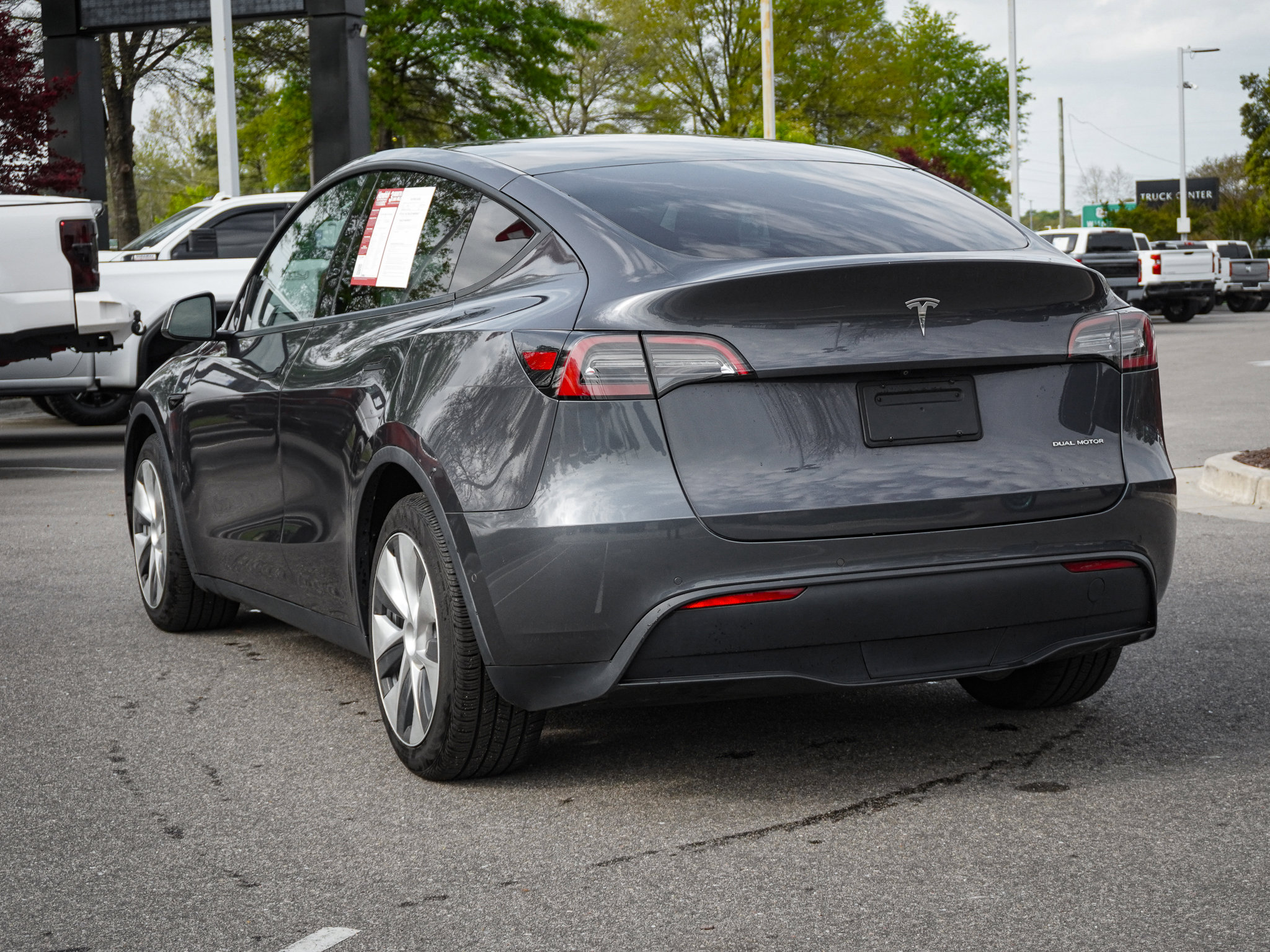Used 2021 Tesla Model Y Long Range image 8