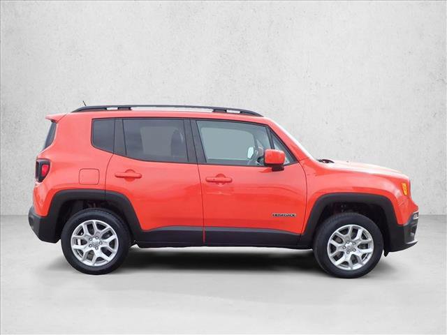 Used 2017 Jeep Renegade Latitude w/ Cold Weather Group image 5