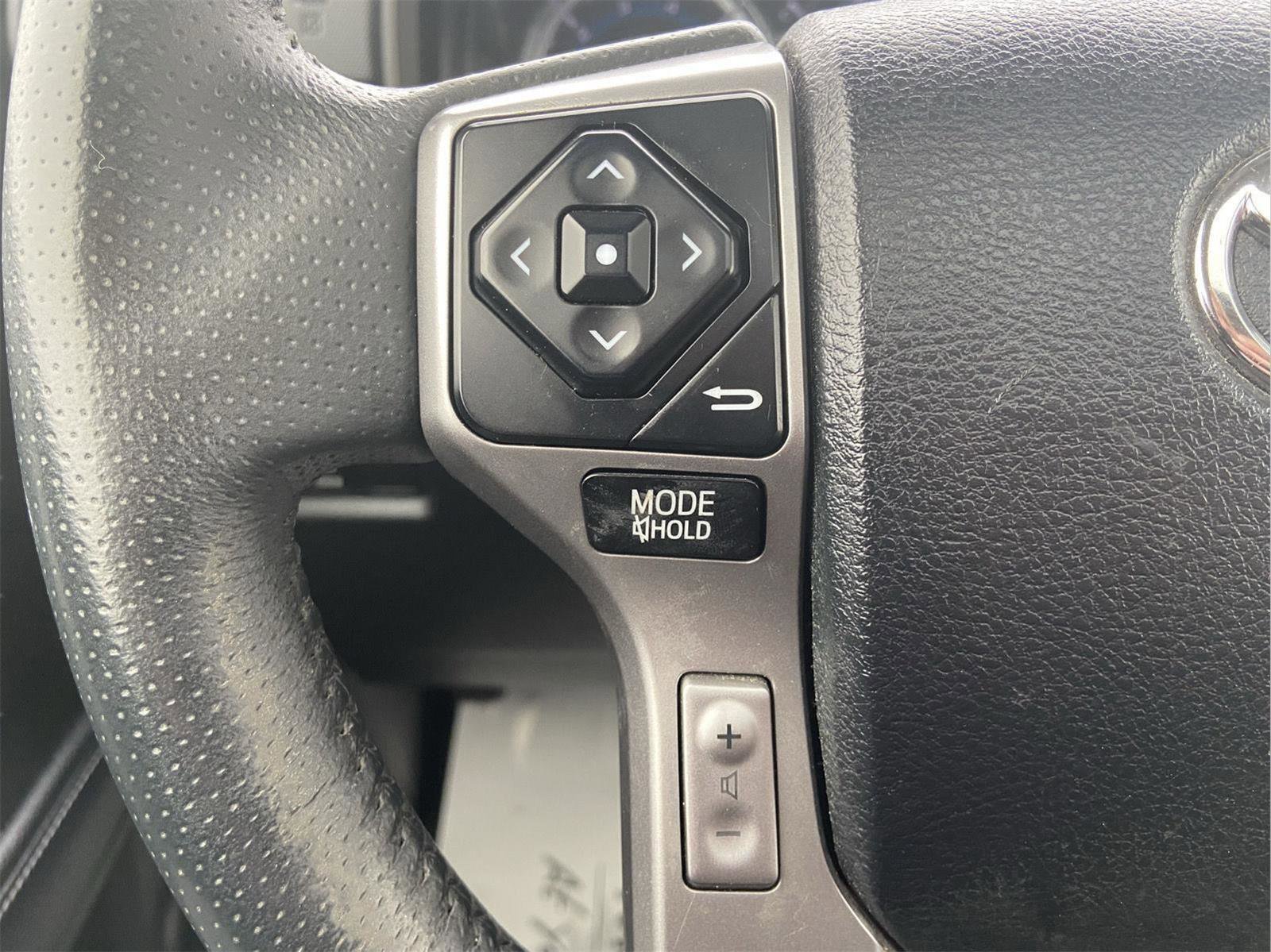 Used 2018 Toyota 4Runner SR5 Premium AWD/4WD image 25