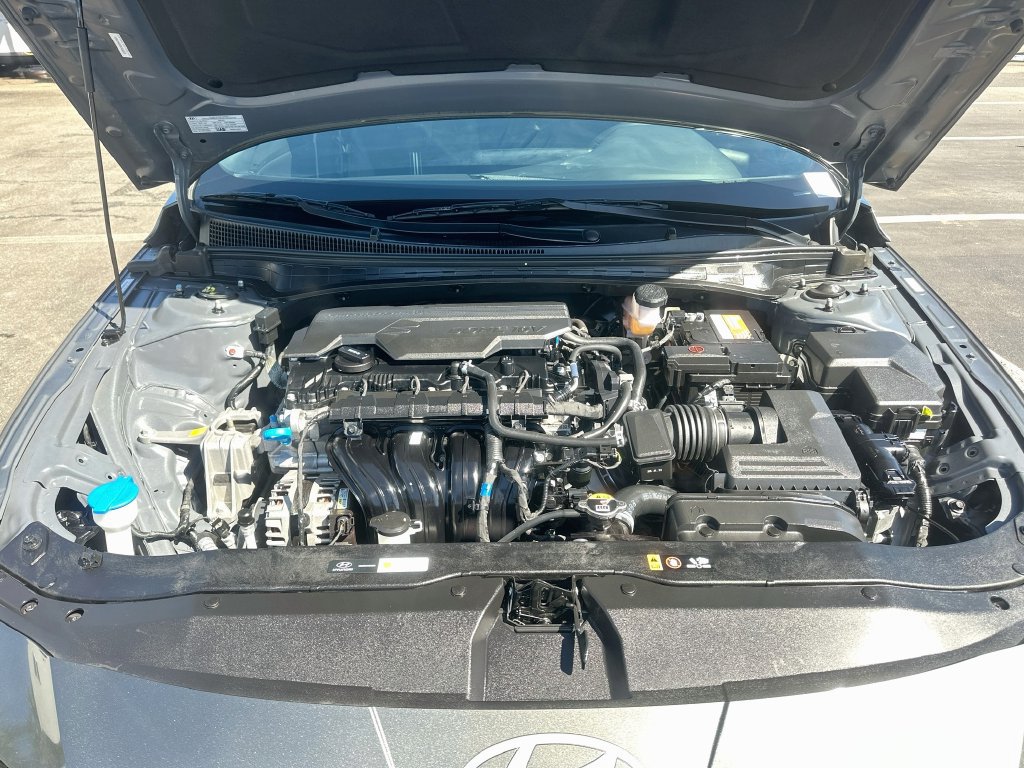 Used 2025 Hyundai Elantra Sport FWD image 27