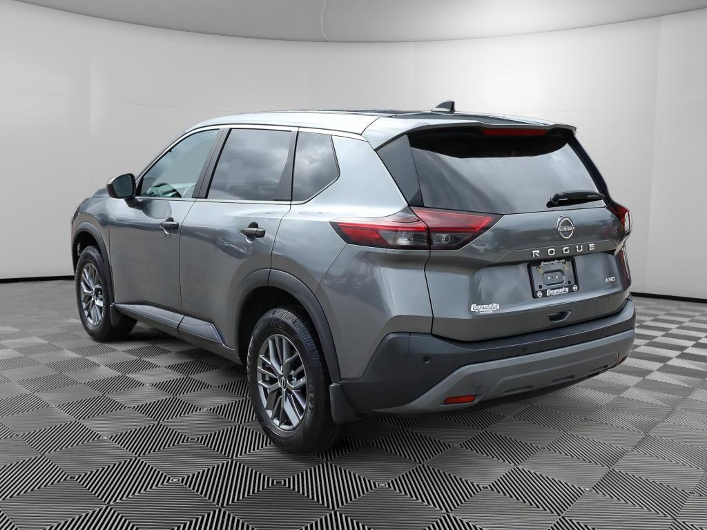 Used 2023 Nissan Rogue S image 8