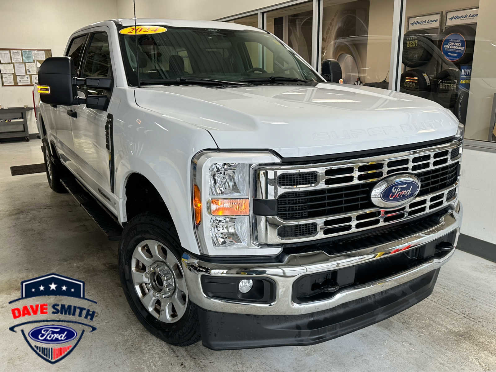 Used 2024 Ford F250 XLT image 1