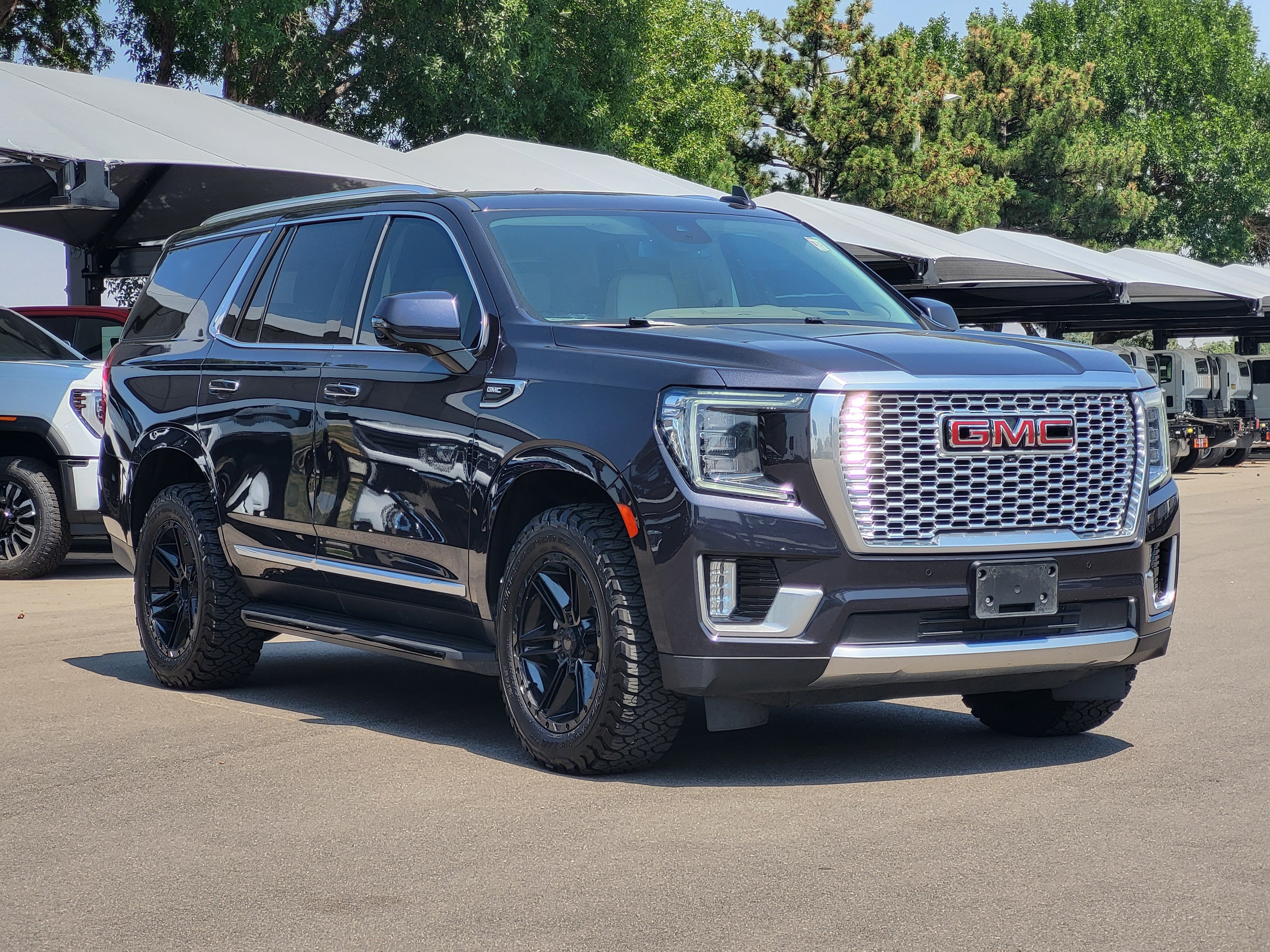 Used 2023 GMC Yukon Denali w/ LPO, Floor Liner Package AWD/4WD image 3