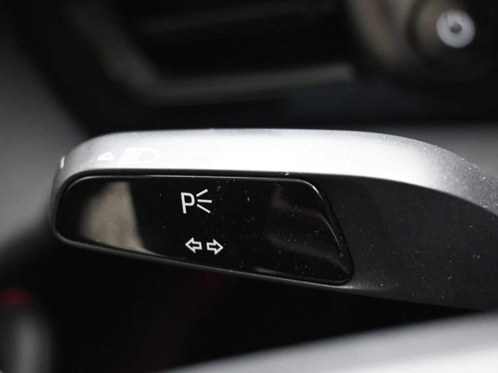 Used 2020 Porsche Taycan 4S image 23