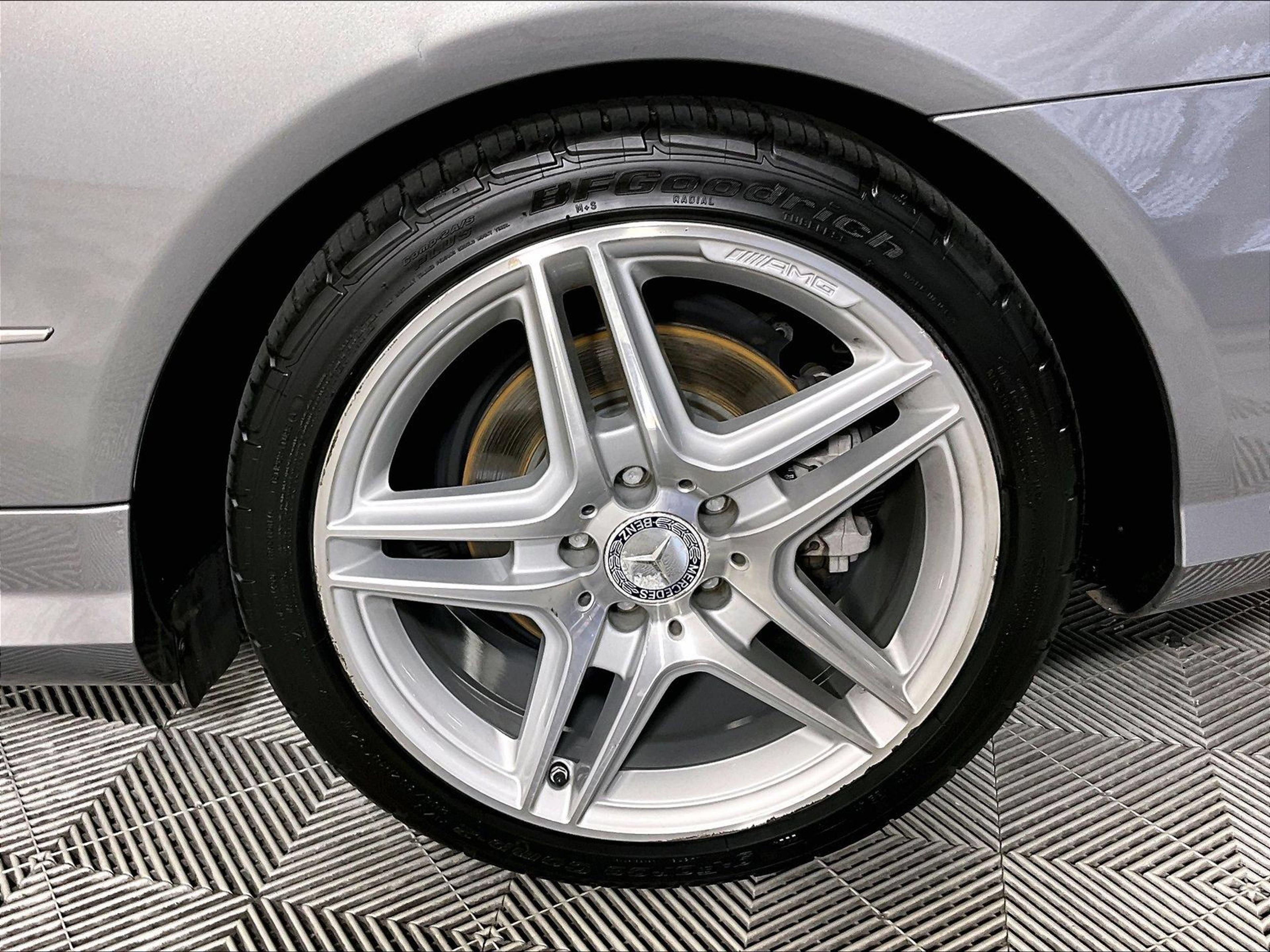Used 2012 Mercedes-Benz E 550 Cabriolet image 28
