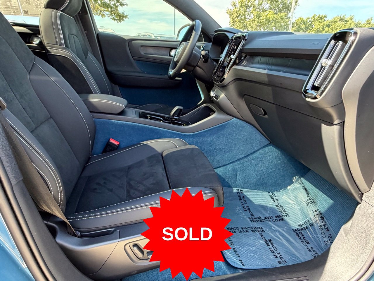 Certified 2023 Volvo C40 P8 Recharge Plus AWD/4WD image 38