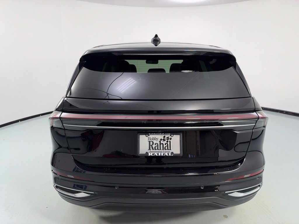Used 2025 Lincoln Nautilus Premier AWD/4WD image 6
