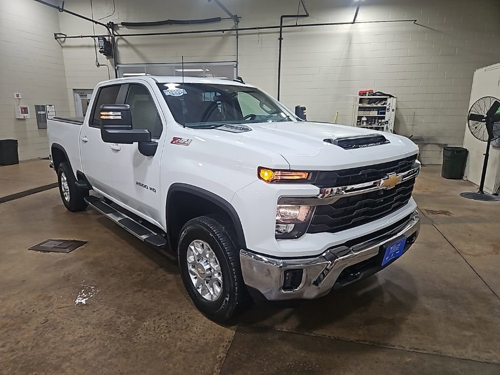 Used 2024 Chevrolet Silverado 2500 LT image 10