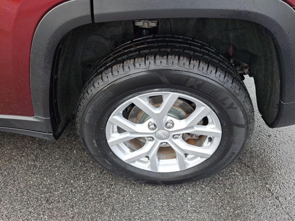 Used 2023 Jeep Grand Cherokee Limited image 31