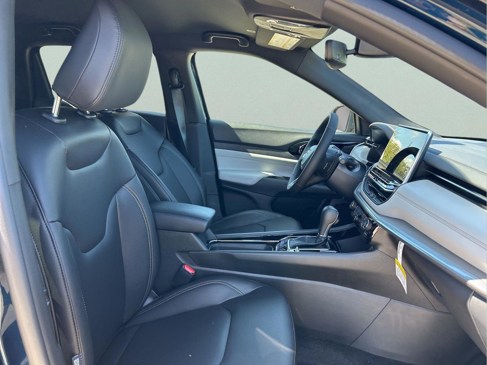 New 2026 Jeep Compass Limited image 15
