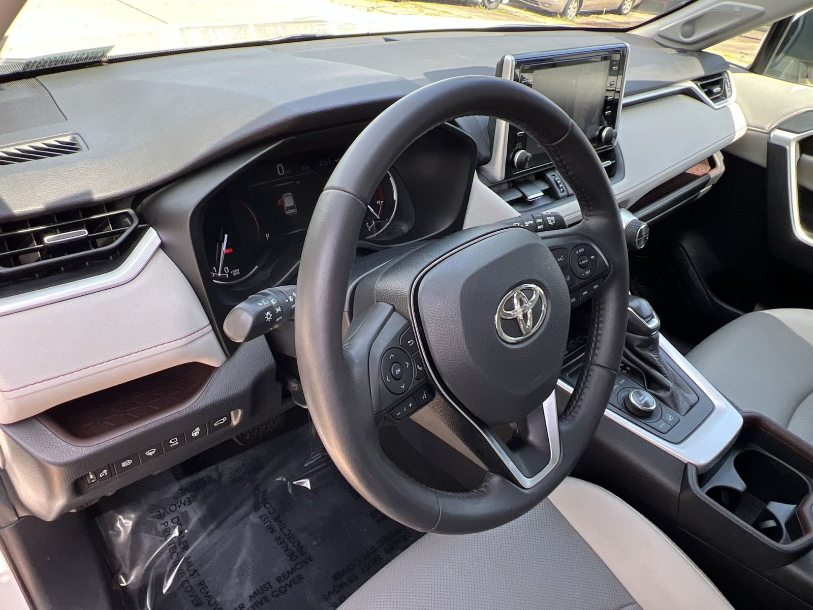 Used 2020 Toyota RAV4 Limited AWD/4WD image 29