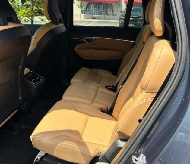 Used 2024 Volvo XC90 B6 Ultimate w/ Lounge Package AWD/4WD image 5