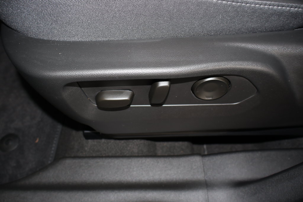 Used 2025 Buick Envision Preferred AWD/4WD image 23