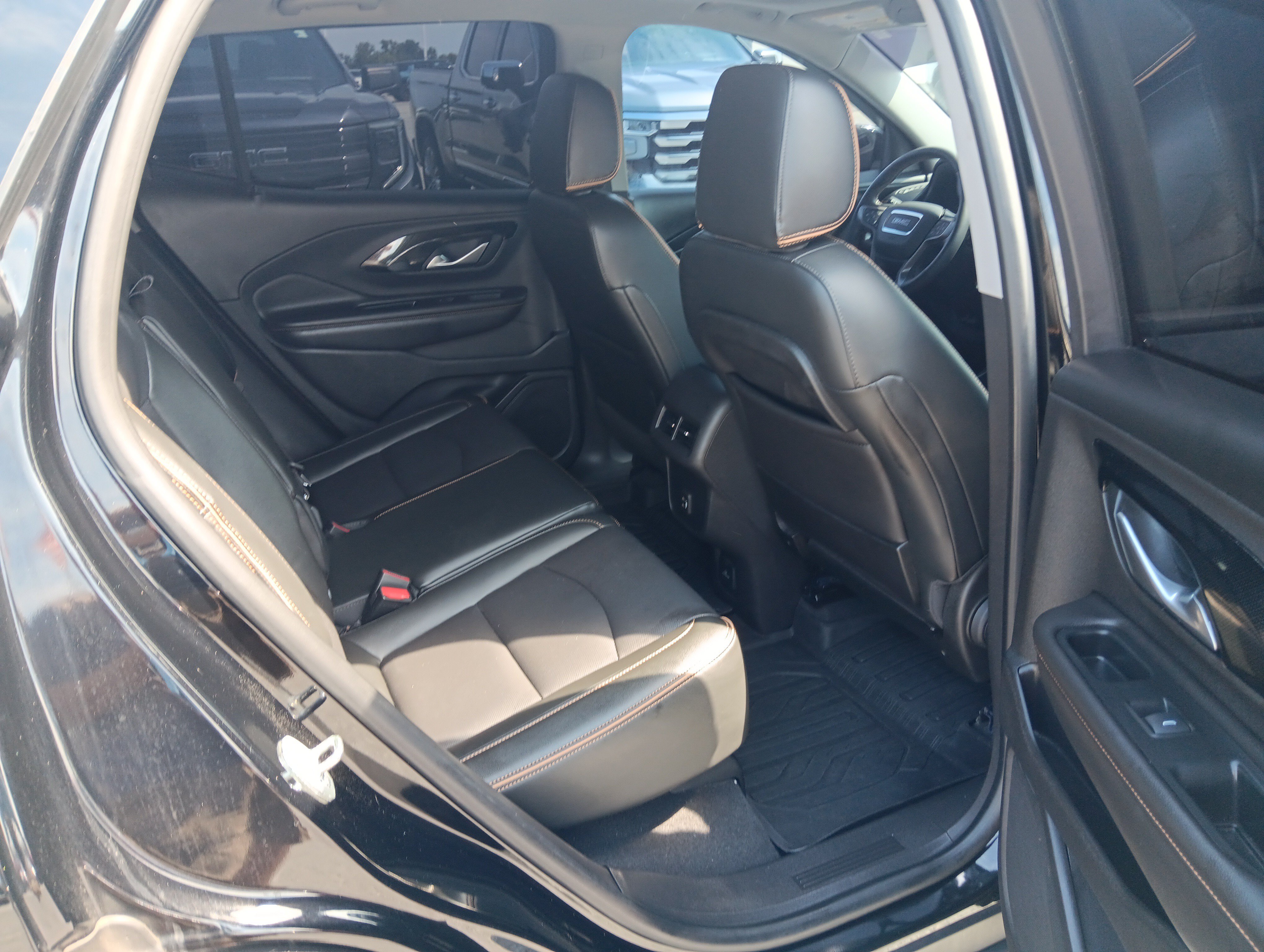 Used 2022 GMC Terrain AT4 w/ LPO, Floor Liner Package AWD/4WD image 18