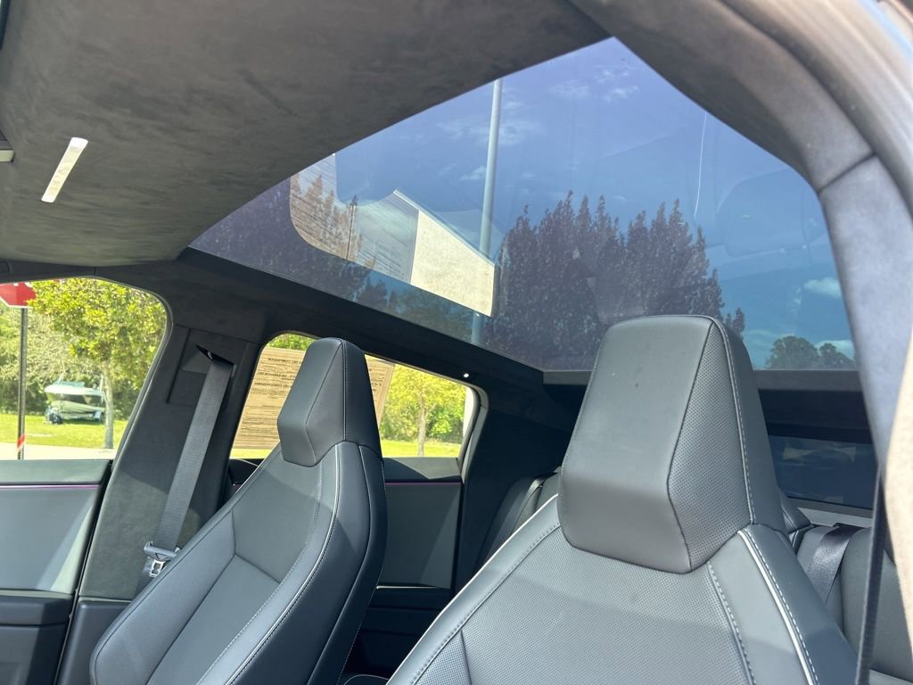 Used 2025 Tesla Cybertruck AWD Crew Cab image 20