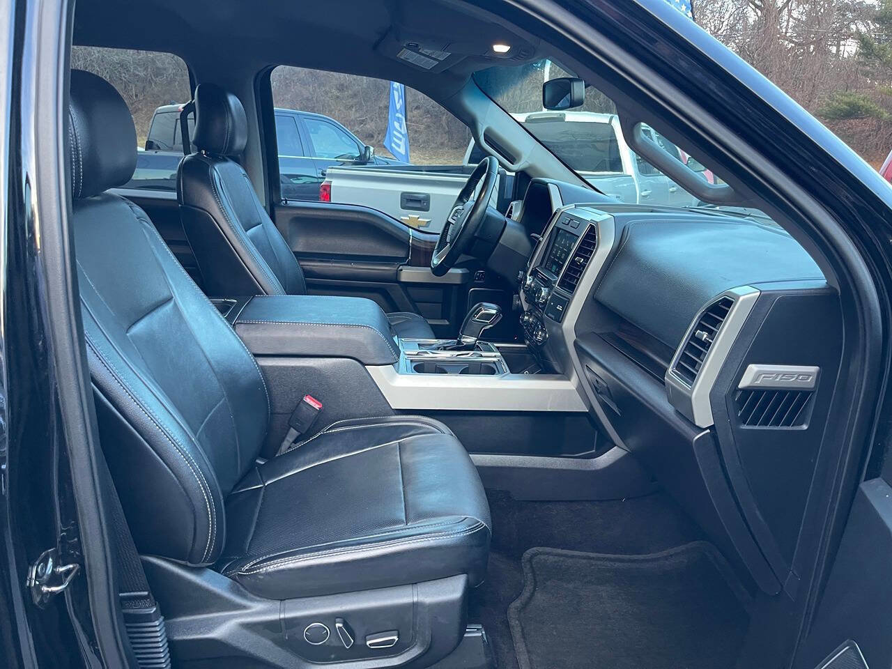 Used 2017 Ford F150 Lariat image 33