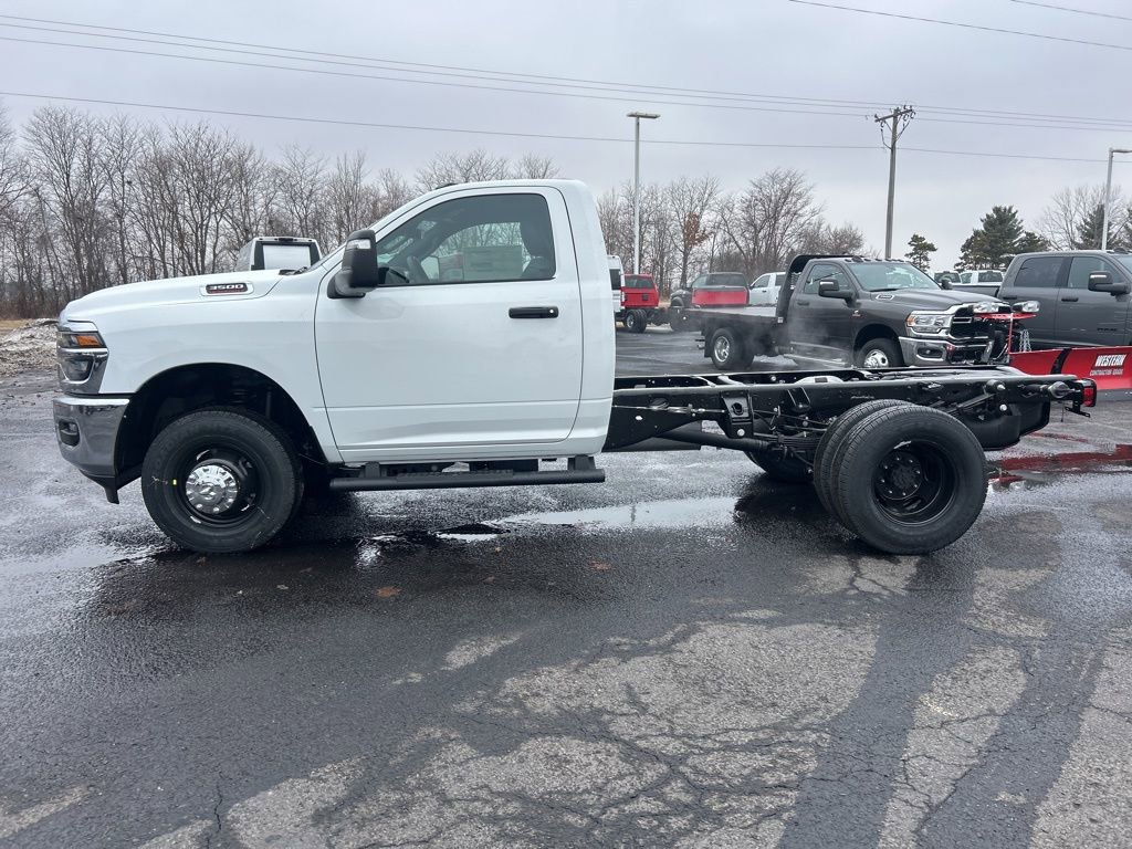 New 2026 RAM 3500 Tradesman AWD/4WD image 4