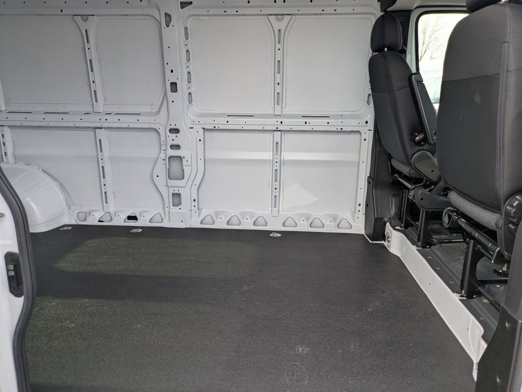 Used 2024 RAM ProMaster 2500 image 32