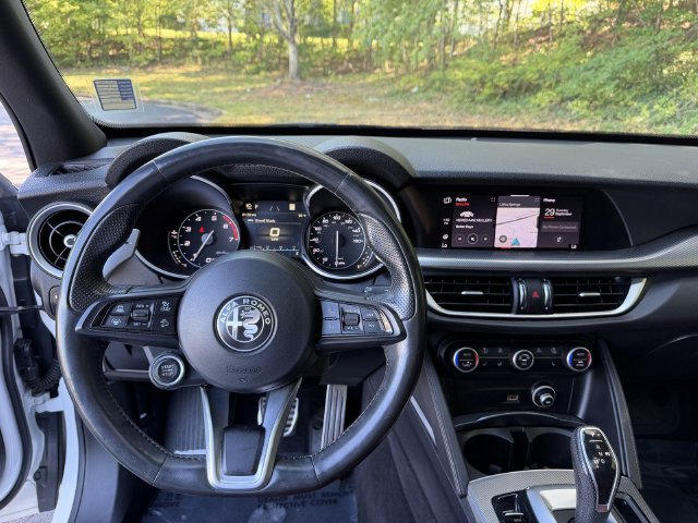 Used 2022 Alfa Romeo Stelvio Veloce AWD/4WD image 13