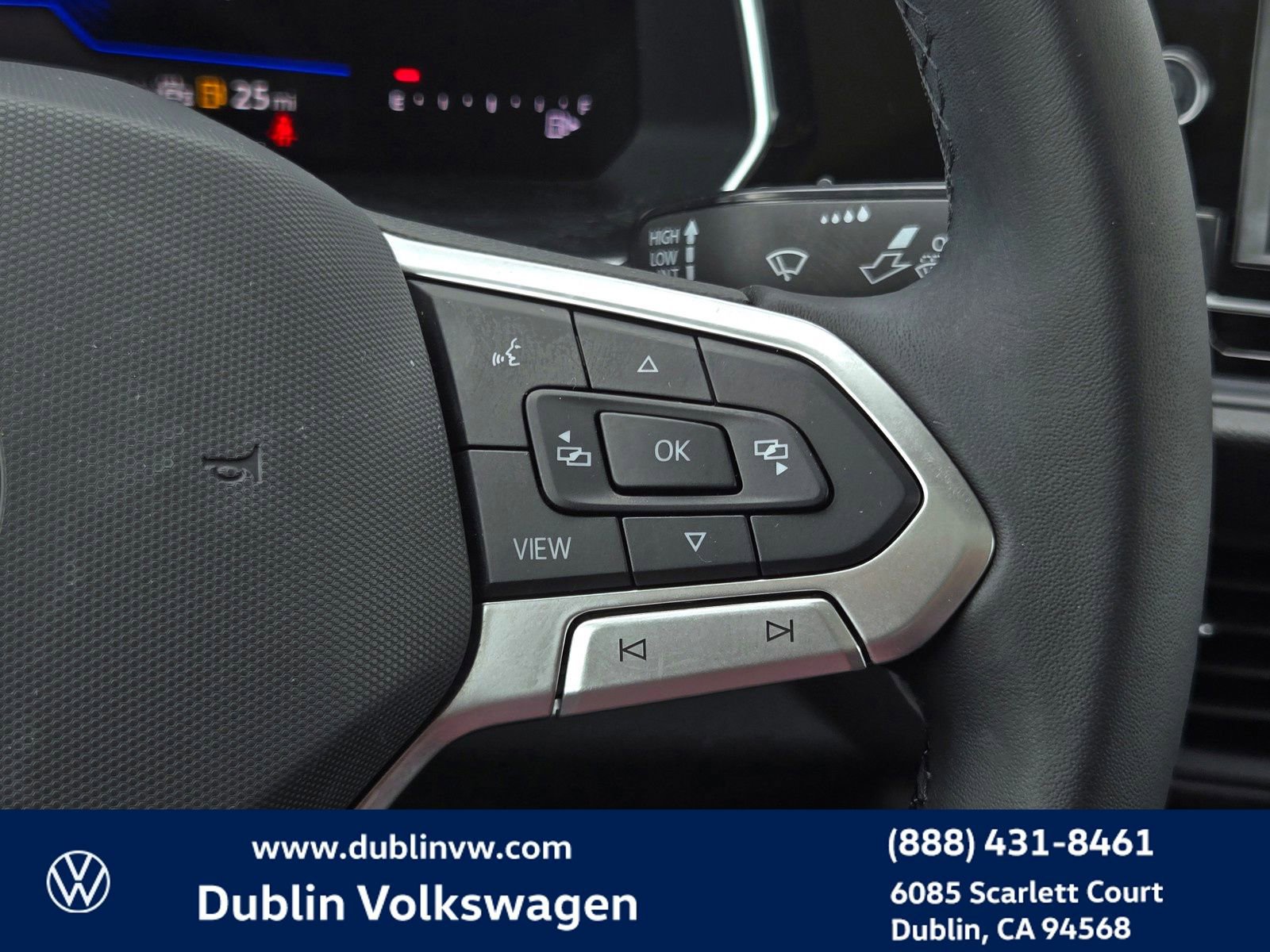 Used 2024 Volkswagen Jetta SE w/ Panoramic Sunroof Package FWD image 21