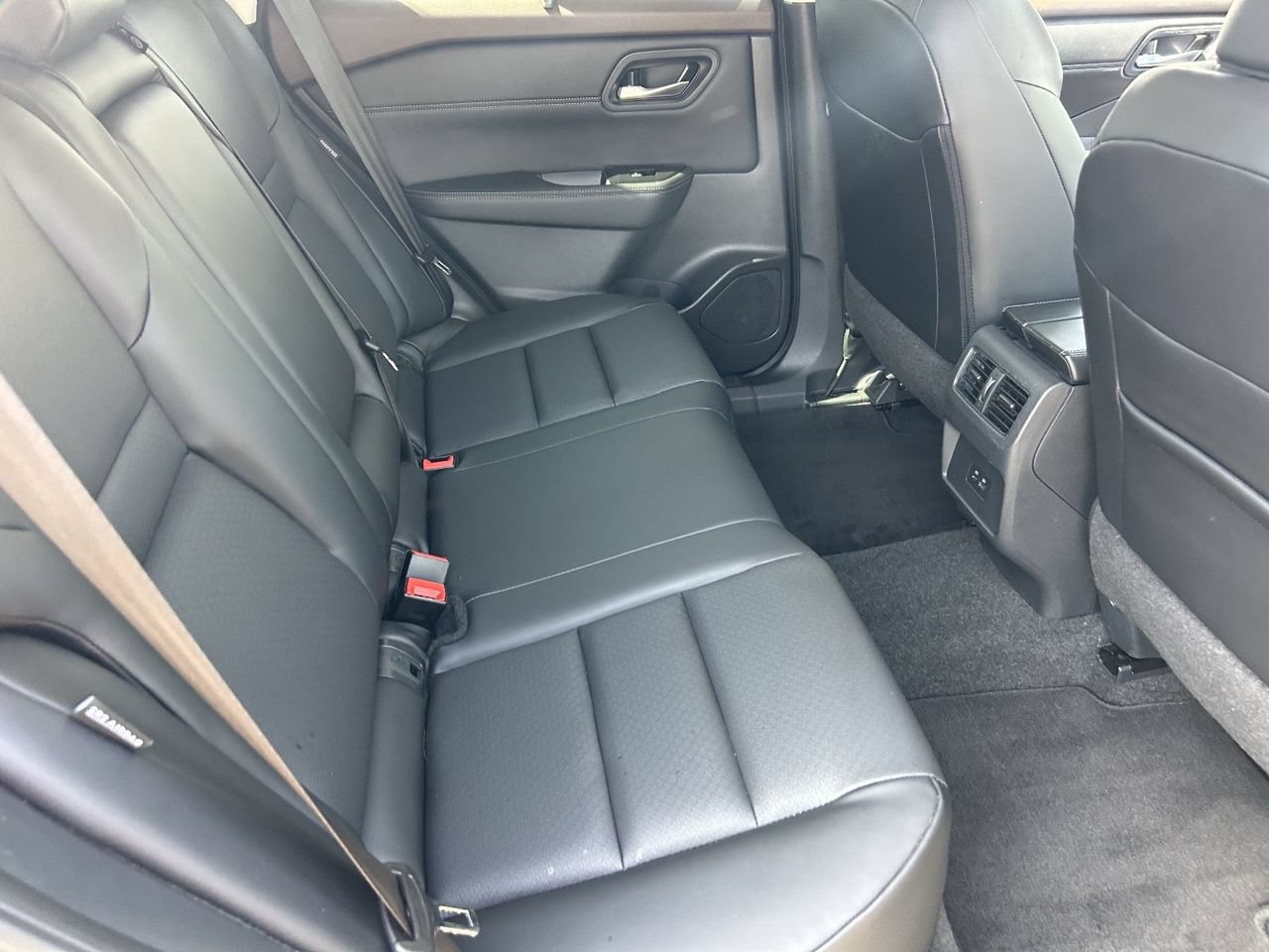 Used 2023 Nissan Rogue SV w/ SV Premium B Package FWD image 14
