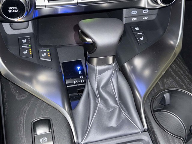 New 2025 Lexus LX 600 4WD w/ Luxury Package image 16