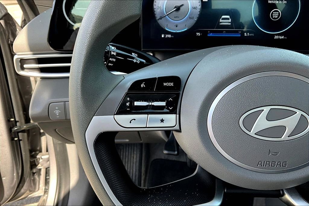 Used 2024 Hyundai Elantra SEL image 11
