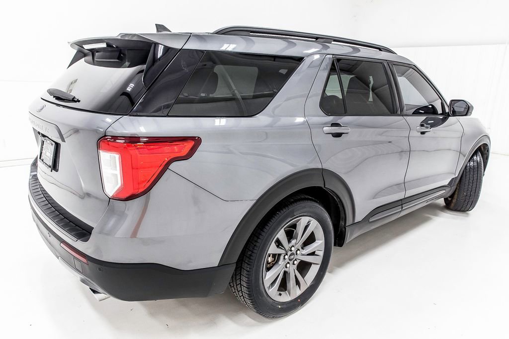 Used 2021 Ford Explorer XLT w/ Equipment Group 202A image 5