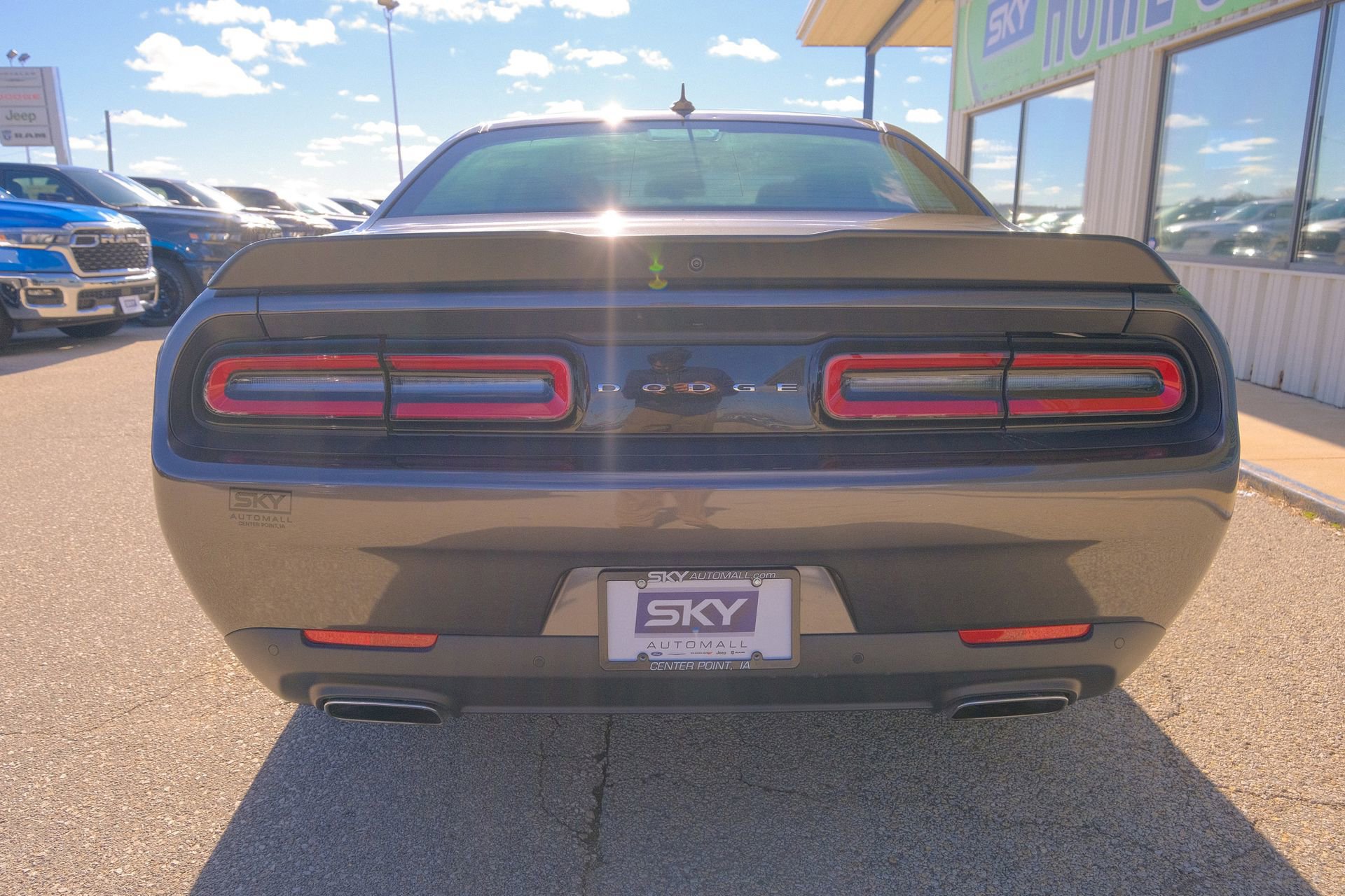 Used 2018 Dodge Challenger SXT Plus image 7