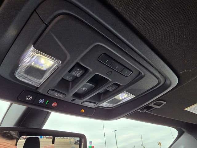 Used 2021 GMC Sierra 1500 AT4 w/ AT4 Preferred Package image 32