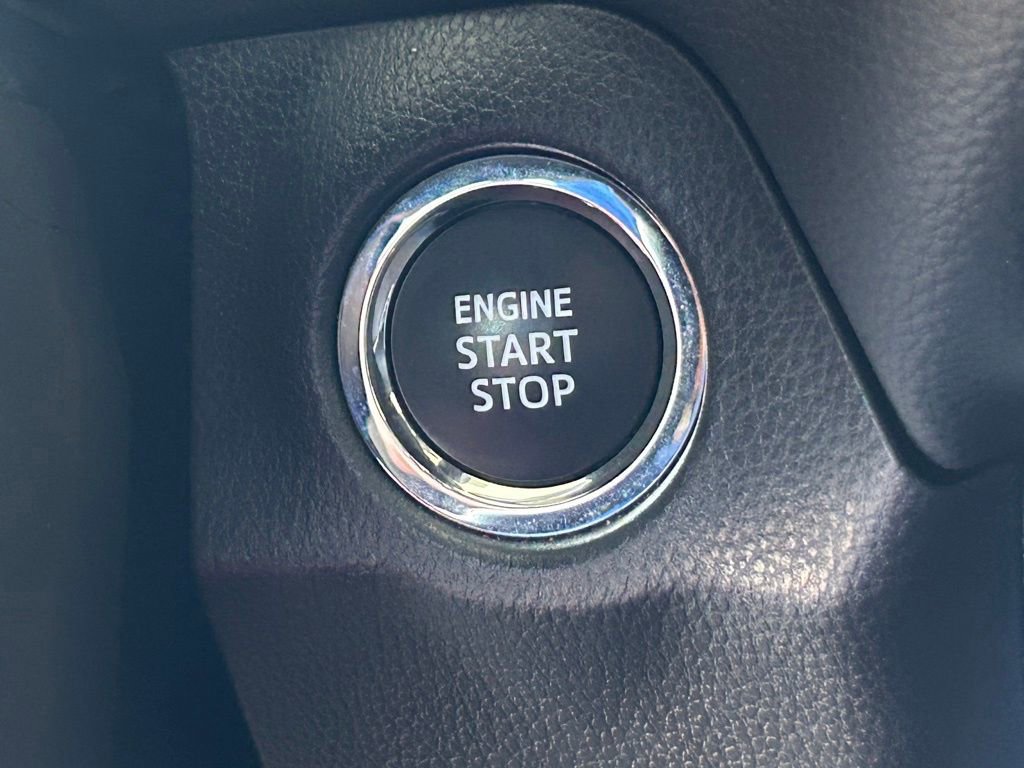 Used 2025 Toyota RAV4 XLE image 40