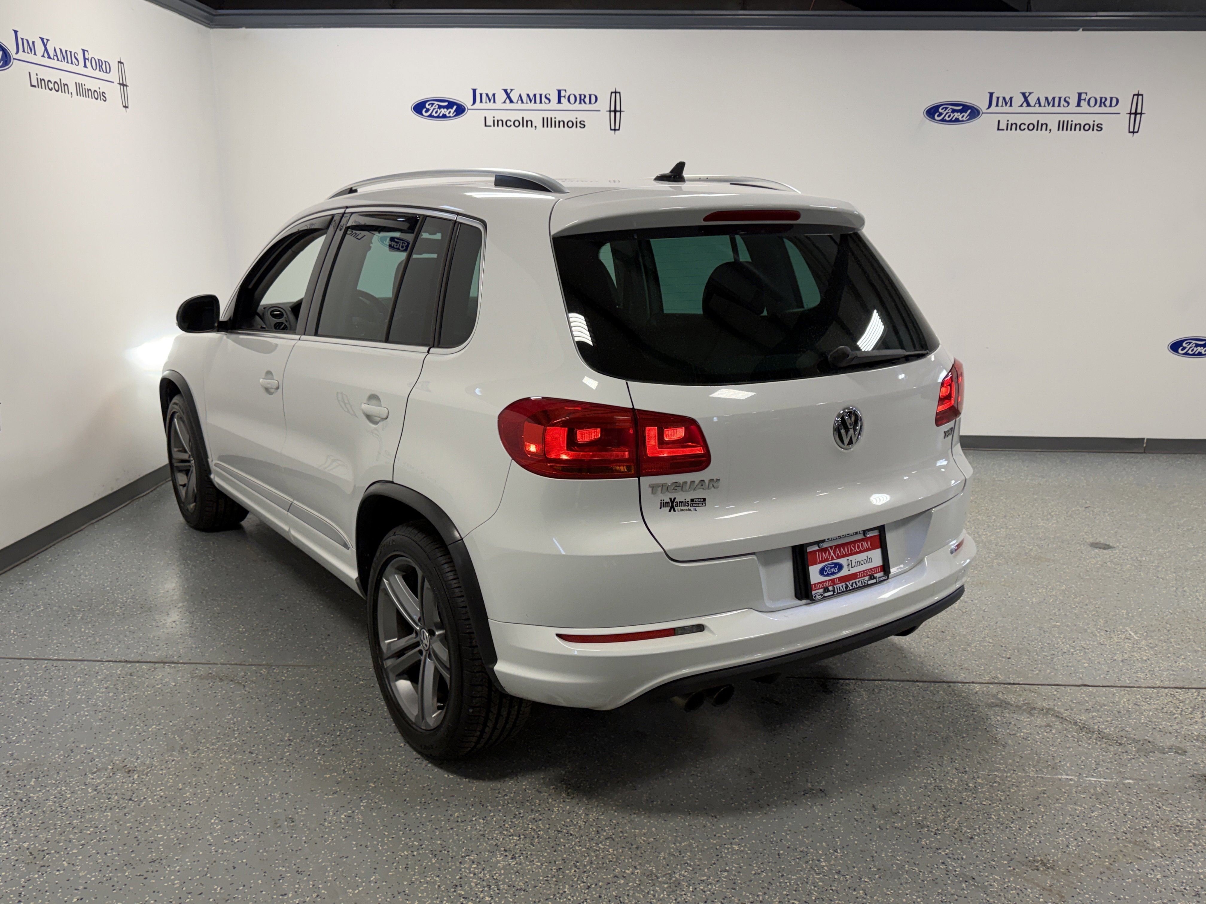 Used 2017 Volkswagen Tiguan Sport image 35