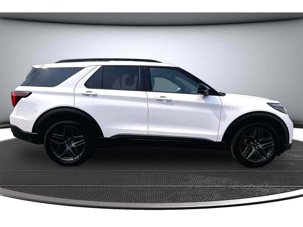 Used 2025 Ford Explorer ST AWD/4WD image 15
